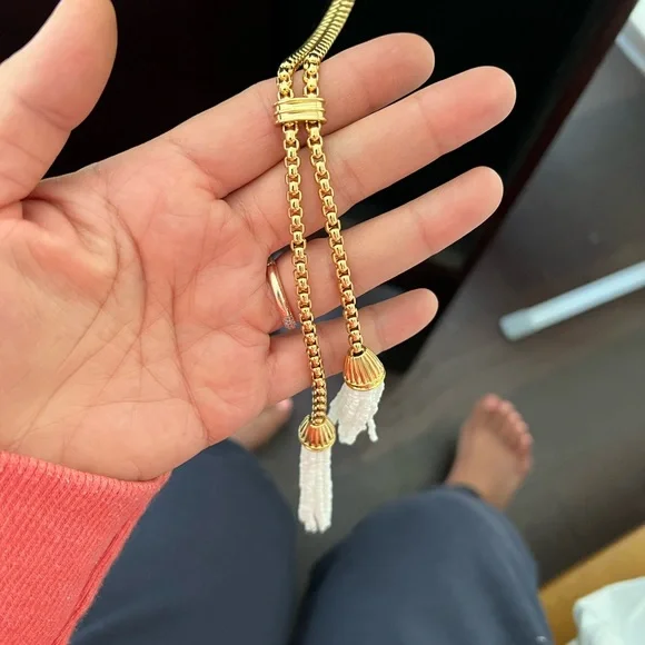 Gold and white beaded double tassel necklace - Picture 4 of 4